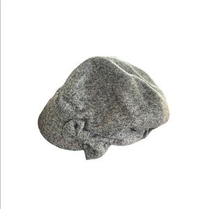 Vintage wool oversized newspaper boy cap.